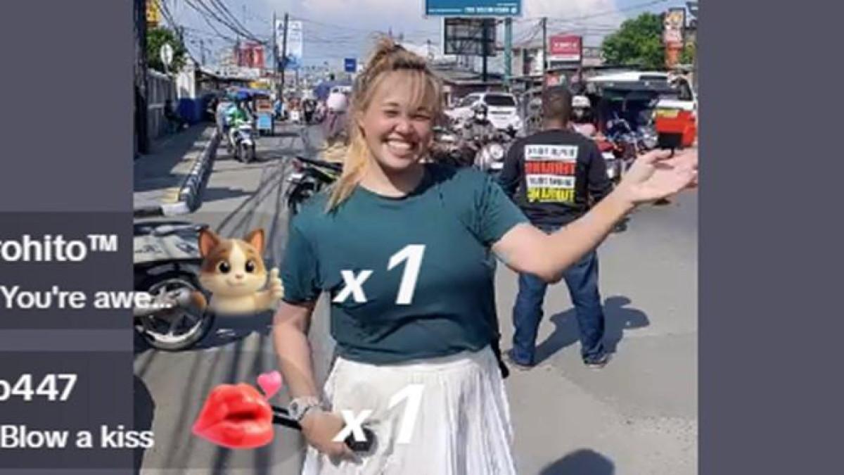 NGAMEN DI JALAN- Pinkan Mambo membongkar fakta mengklaim mampu meraup penghasilan yang sangat menggiurkan dari profesi sebagai pengamen jalanan, bisa tembus Rp40 juta.