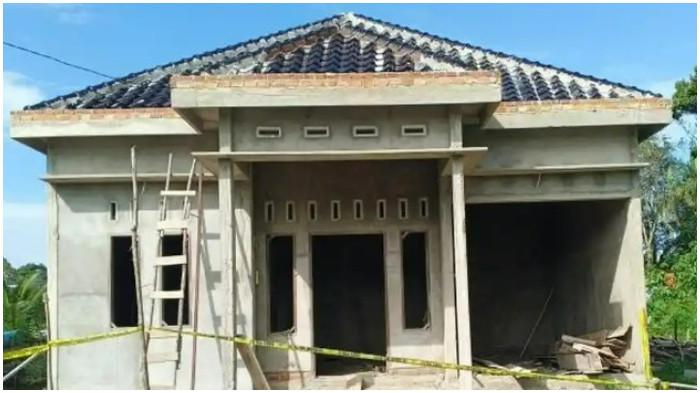 LOKASI KEJADIAN - Penampakan rumah di Jalan Rawa Makmur, RT 05, Kelurahan Batu Urip, Kecamatan Lubuklinggau Timur II, Kota Lubuklinggau yang jadi lokasi kejadian kematian seorang pria pada Jumat (10/4/2025) petang. Perkara ini diduga dilatarbelakangi warisan senilai Rp1 miliar.