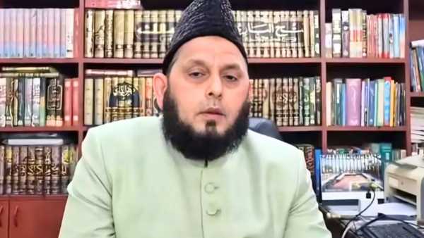 Fill 'Islam' in the religion column, Urdu as mother tongue..., Maulana Rashid appeals to Muslims regarding census.