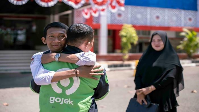 BEASISWA - Gojek bersama Yayasan GoTo Merah Putih (YGMP) resmi membuka kembali pendaftaran Program Beasiswa Gojek 2026 mulai 1 April 2026