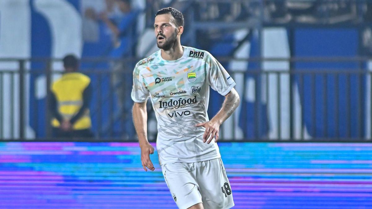 PROFIL SOSOK - Potret Patricio Matricardi dalam gelaran Super League 2025/2026 diambil pada laman Kompas.com, Jumat (7/11/2025).