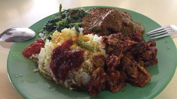 Ilustrasi nasi padang untuk makan siang enak di Depok.