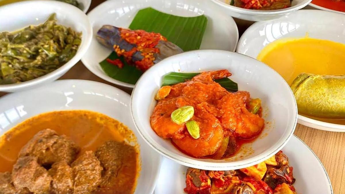 Rumah Makan Kari Minang Sawangan, satu nasi Padang enak di Depok yang wajib dicoba untuk makan siang.