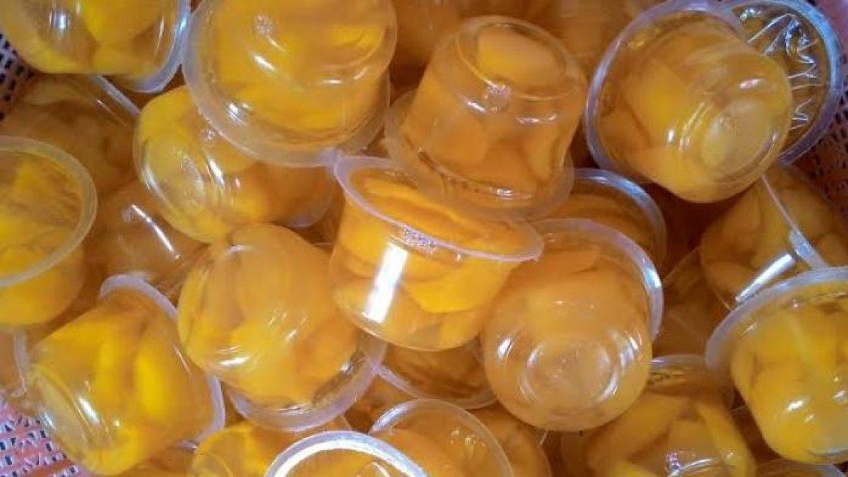 Manisan carica, satu di antara oleh-oleh khas Wonosobo yang unik.