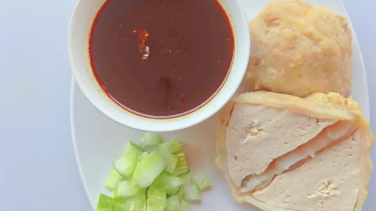 Pempek Palembang Musi Raya, satu tempat makan siang enak dekat Stasiun Pasar Minggu Jakarta Selatan.
