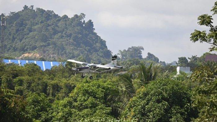 PENERBANGAN PERINTIS - Pesawat pilatus penerbangan perintis saat terbang menuju wilayah terluar Malinau, Kalimantan Utara. Akses menjadi kendala terbesar pelayanan PPA di daerah terluar.(TRIBUNKALTARA.COM / MOHAMMAD SUPRI)