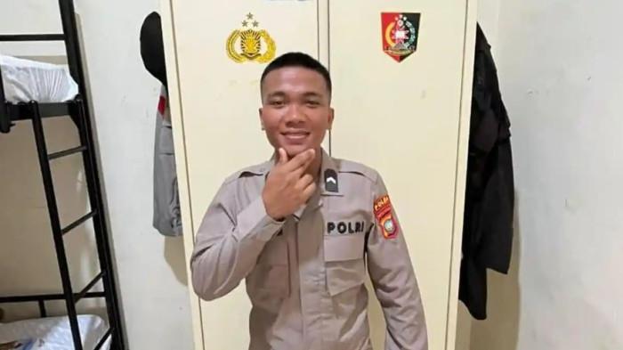 BRIPDA NATANAEL TEWAS - Foto Bripda Natanael Simanungkalit semasa hidup. Ia tewas setelah dianiaya oleh seniornya pada Senin (13/4/2026) malam. Dia diduga dianiaya karena tidak menjalankan kegiatan kurve. Di sisi lain, keluarga sempat curiga ketika belum mengetahui penyebab pasti tewasnya Bripda Natanael. Pasalnya, tubuh korban dipenuhi luka lebam