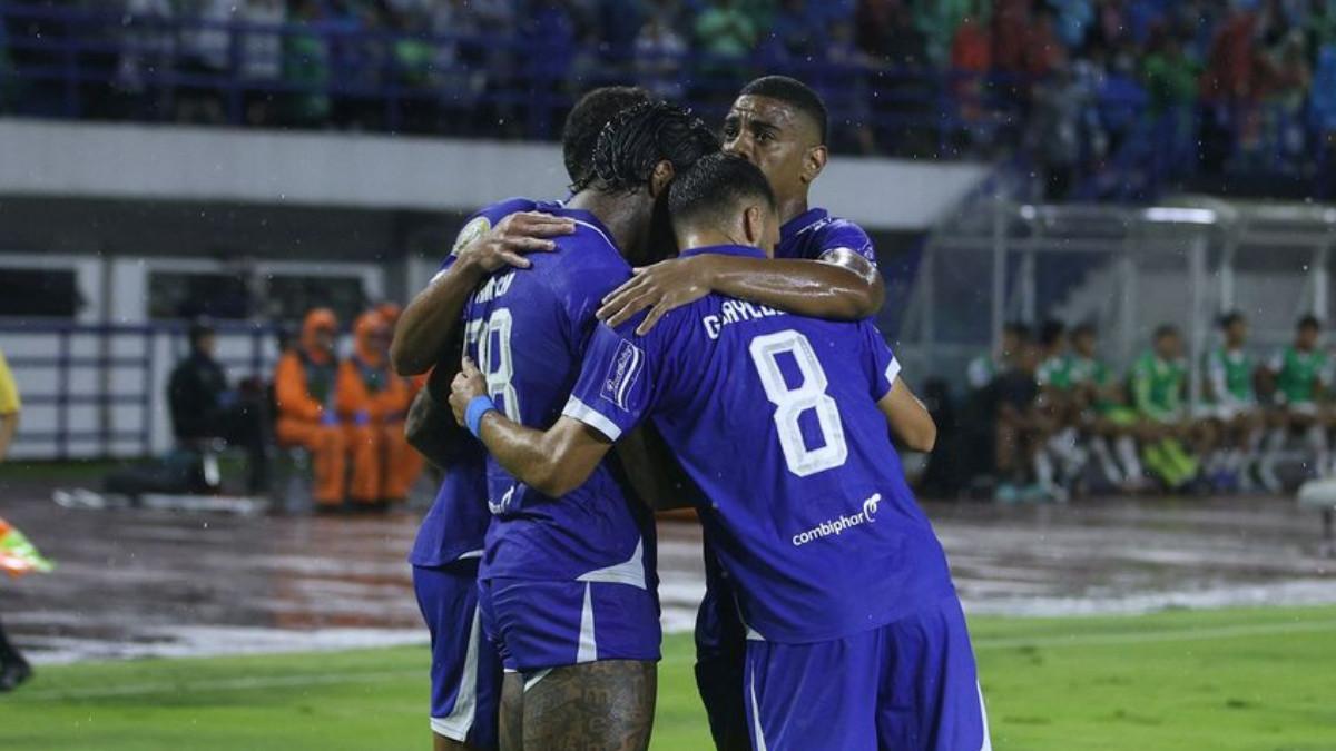 BURSA TRANSFER PERSIB BANDUNG - Para pemain Persib Bandung melakukan selebrasi dalam sebuah pertandingan di Super League 2025/2026.