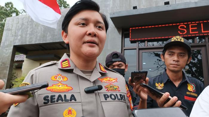 Kapolsek Pagedangan AKP Seala Syah Alam saat diwawancarai sejumlah awak media di kantornya, Senin (2/1/2023). (Kompas.com/Annisa Ramadani Siregar)