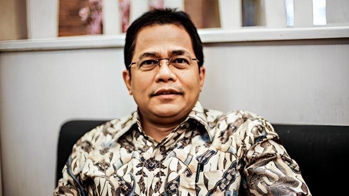 TERSANGKA KPK- Sekretaris Jenderal DPR RI, Indra Iskandar sudah dijadikan tersangka oleh KPK dalam kasus dugaan korupsi pengadaan furniture.
