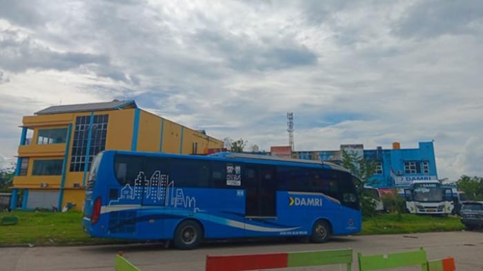 JADWAL DAMRI - Tampak aktivitas di Terminal Damri Tanjung Selor saat diabadikan TribunKaltara.com belum lama ini. Bagi Tribuners yang hendak ke Berau dan Samarinda, bisa mengecek Jadwal Damri yang dilengkapi harga tiket Bus Damri dari Tanjung Selor, pada Kamis (16/4/2026). (TribunKaltara.com / Desi Kartika)