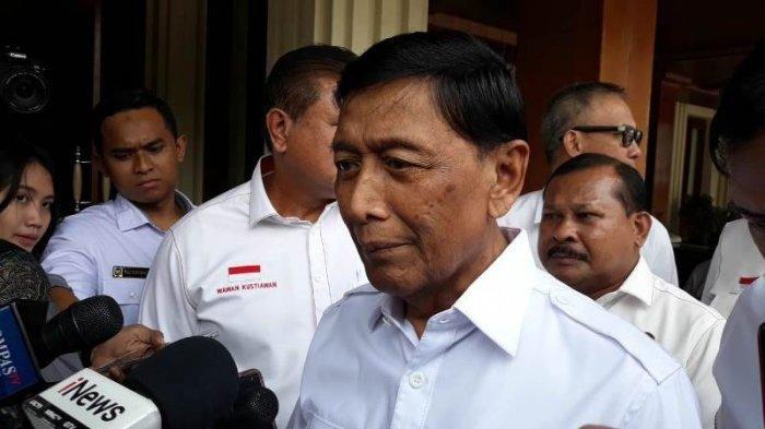 DUKUNG PRABOWO GIBRAN - Wiranto saat ditemui di kantor Kemenkopolhukam, Jalan Medan Merdeka Barat, Jakarta Pusat, Rabu (23/10/2019). Mantan Panglima ABRI itu baru-baru ini Nyatakan Dukung Pmerintahan Prabowo - Gibran.