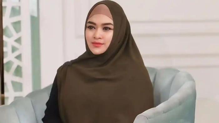 ZEDA SALIM SINDIR KAMELIA - Zeda Salim mengungkapkan sindiran terhadap dokter Kamelia usai umumkan hubungan kandas dengan Ammar Zoni.