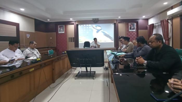 TOLAK TAMBANG - Suasana audiensi antara Perwakilan warga Desa Sambeng, Borobudur, Kabupaten Magelang, dengan DLHK Provinsi Jawa Tengah, Kota Semarang, Jumat (27/2/2026).