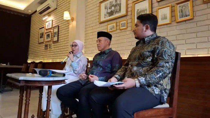 KORUPSI KUOTA HAJI - Konferensi pers Tim Advokat Pembela Yaqut Cholil Qoumas terkait kasus dugaan korupsi kuota haji tambahan 2024, di Jakarta Pusat, pada Kamis (16/4/2026). (Ibriza/Tribunnews)