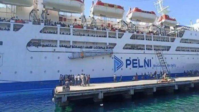 JADWAL KAPAL PELNI - Foto dokumen ribuan penumpang membludak di Pelabuhan Laurentius Say Maumere, Kabupaten Sikka, NTT saat kapal KM Bukit Siguntang bersandar, Minggu (7/7/2024).