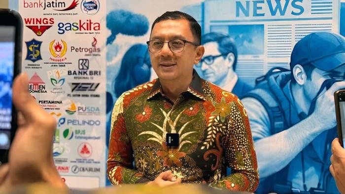 Sekretaris DPD PDIP Jatim, Deni Wicaksono, saat menghadiri puncak peringatan Hari Pers Nasional 2026 di Dyandra Convention Hall, Surabaya, Jawa Timur pada Kamis (16/4/2026).