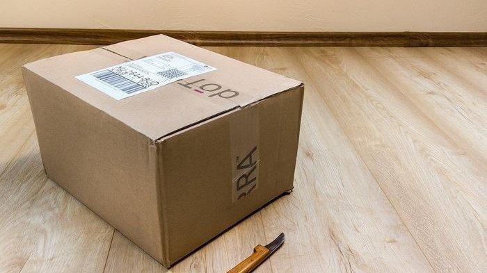 Akhirnya terungkap sosok R, pelaku yang kirim 400 paket COD ke mantan pacar, Sirna Dahlia.