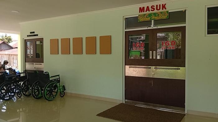 KONDISI KORBAN - Suasana di ruangan IGD RS Ibnu Sina Yarsi Padang Panjang, Jumat (17/4/2026). Dokter RS Ibnu Sina Yarsi Padang Panjang, dr. Zhafran menyebut pihaknya saat ini menangani empat orang yang menjadi kondisi korban kecelakaan di Lembah Anai.