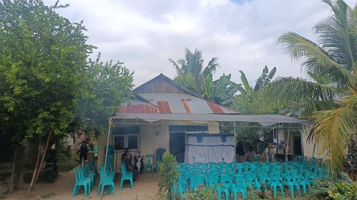 BOCAH HANYUT--Suasana rumah duka di Kelurahan Molosipat U Kecamatan Sipatana Kota Gorontalo, Provinsi Gorontalo Sabtu (18/4/2026).