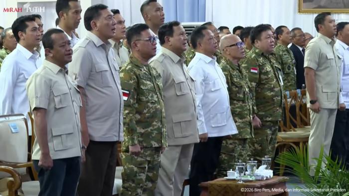 Presiden Prabowo Subianto menghadiri secara langsung pembukaan Kursus Pemantapan Pimpinan Daerah atau retret bagi Ketua DPRD seluruh Indonesia di Lembah Tidar, Magelang, Jawa Tengah pada Sabtu (18/4/2026).   /Youtube: Sekretariat Presiden