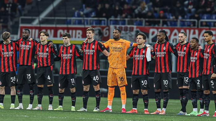 TARGET LIGA CHAMPIONS - Skuad AC Milan musim 2025/2026 di Liga Italia Serie A. Massimiliano Allegri menegaskan target Rossoneri tetap finish di Zona Liga Champions musim ini, Sabtu (18/4/2026).
