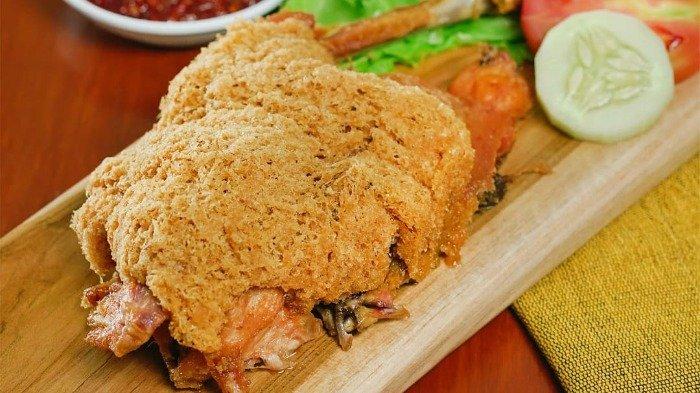 Ayam Goreng Suharti, satu ayam goreng enak di Bandung buat makan malam.