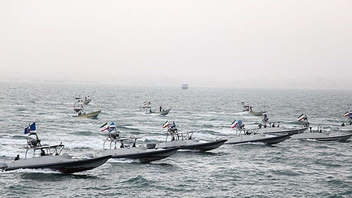 PERANG IRAN AS - Korps Garda Revolusi Iran (IRGC) merilis video yang diklaim menunjukkan kapal perusak milik Amerika Serikat mundur dari kawasan Selat Hormuz setelah mendapat peringatan dari angkatan laut Iran.
