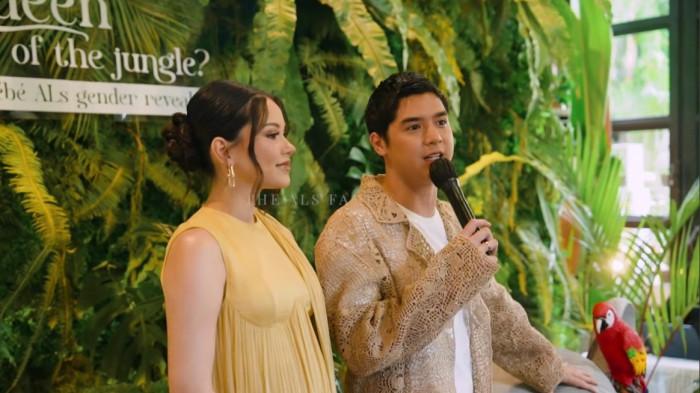 SIAPKAN NAMA ANAK - Potret Alyssa Daguise dan Al Ghazali di momen gender reveal, Minggu (21/12/2025).