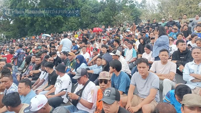SUPORTER  Stadion Klabat penuh saat laga final Liga 4 Piala Gubernur Sulut 2026 Persma vs Bolsel FC