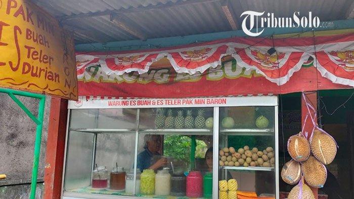 Warung Es Buah Pak Min di Jalan Srinalendra Panularan Solo, pada Senin (30/8/2021).