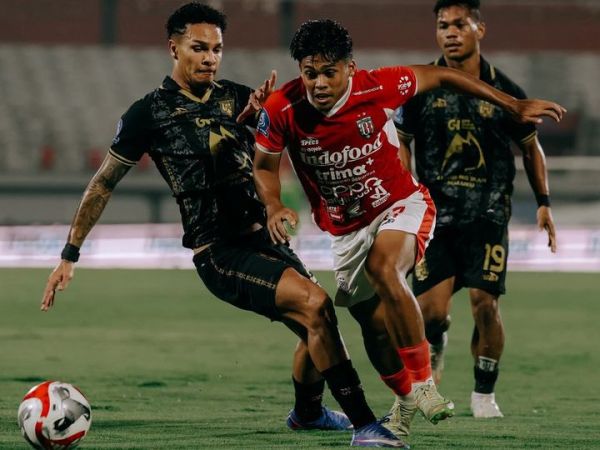 Susana pertandingan antara Bali United vs Malut United pada laga pekan ke-28 Super League 2025/2026 di Stadion Kapten I Wayan Dipta, Gianyar, Bali, pada Minggu (19/4/2026).