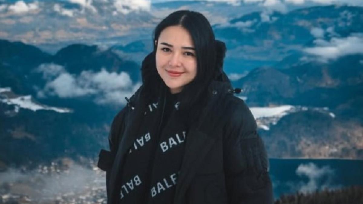 Amanda Manopo turut menghadapi berbagai perubahan dalam dirinya, terutama dari segi fisik.