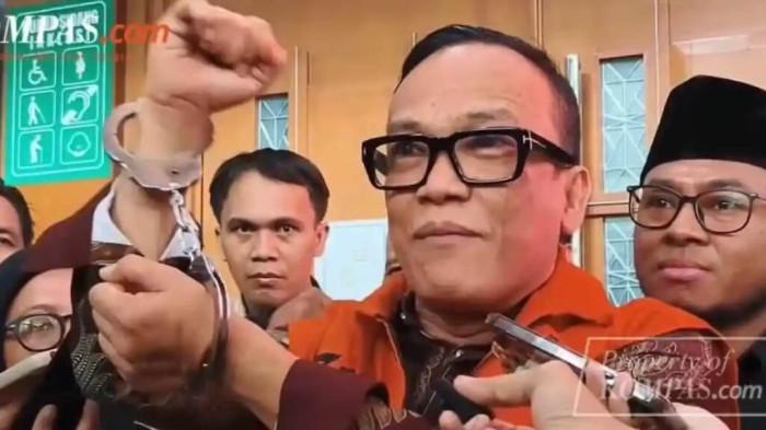 SIDANG NOEL - Immanuel Ebenezer atau Noel yakin KPK tidak punya bukti atas kasus yang menjeratnya hingga nyanyikan lagu OTT Bocil saat jedang sidang.