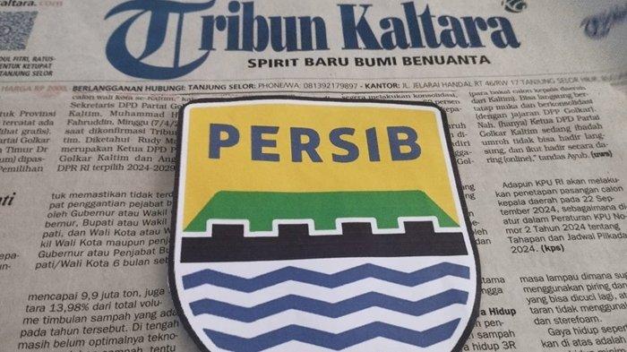 GAGAL KALAHKAN DEWA - Logo Persib di Super League. Begini reaksi terbaru Bojan Hodak seusai Persib Bandung gagal kalahkan Dewa United di Super League.