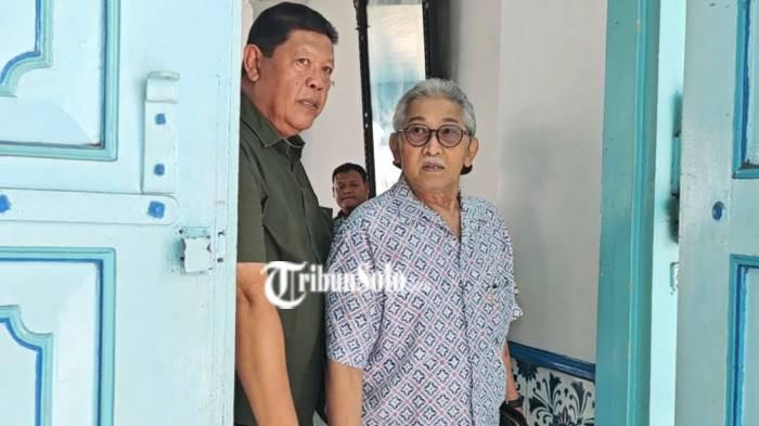 KERATON SOLO. Pelaksana Keraton Solo KGPHPA Tedjowulan beberapa waktu lalu. Dana hibah Keraton Solo tak bisa langsung dicairkan meski sudah ada SK penunjukan dari kementerian.