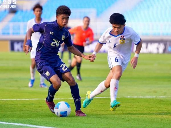 Thailand harus menelan kekalahan dari Laos dengan skor 2-3 di Stadion Gelora Delta Sidoarjo, Jawa Timur, Sabtu (18/4/2026).