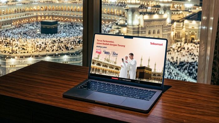 Paket RoaMAX Haji Telkomsel 2026- Paket RoaMAX Haji 2026, dirancang untuk menjawab sejumlah kebutuhan konektivitas utama jemaah, antara lain koneksi internet stabil untuk komunikasi keluarga, akses layanan digital penting, serta dukungan selama perjalanan, dengan kuota hingga 42GB, termasuk 2GB di Indonesia + 1GB di 13 Negara transit.