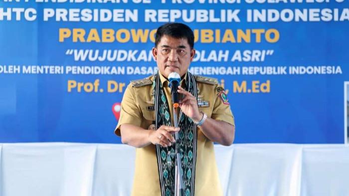 APRESIASI - Gubernur Sulawesi Utara (Sulut), Yulius Selvanus Komaling (YSK), mengapresiasi langkah pemerintah pusat dalam mempercepat revitalisasi satuan pendidikan di daerahnya. Peresmian program dipusatkan di TK Negeri 10 Manado dan dipimpin langsung oleh Menteri Pendidikan Dasar dan Menengah, Abdul Mu'ti, Selasa (21/4/2026).