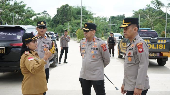 KUNJUNGAN KERJA - Kapolres Bengkayang AKBP Syahirul Awab, S.Sos., SIK, melaksanakan kunjungan kerja ke Pos Lintas Batas Negara (PLBN) Jagoi Babang, Selasa 21 April 2026.Kunjungan tersebut sekaligus menjadi ajang silaturahmi serta peninjauan langsung aktivitas pelayanan lintas batas di wilayah perbatasan Indonesia–Malaysia