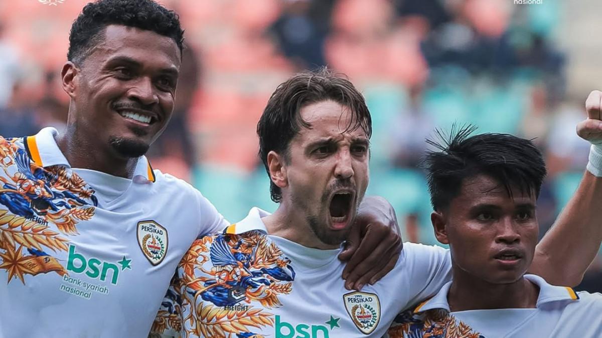Para pemain Persikad Depok melakukan selebrasi saat melawan Persekat Tegal dalam laga pekan 22 Championship Liga 2 2025/2026 di Stadion Pakansari, Bogor, Jumat (27/3/2026).