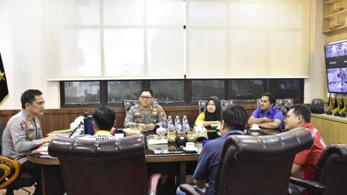 Kapolda Jambi Irjen Pol. Krisno H. Siregar silaturahmi bersama jajaran Persatuan Wartawan Indonesia (PWI) Kota Jambi pada Selasa, (21/04/2026)