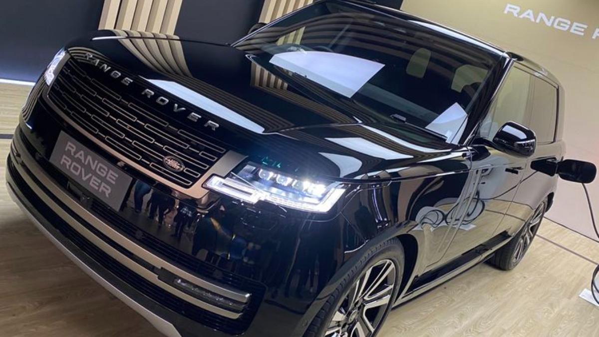 POLEMIK PEJABAT - Ilustrasi mobil dinas mewah Range Rover PHEV milik Gubernur Kalimantan Timur, Rudy Mas'ud.