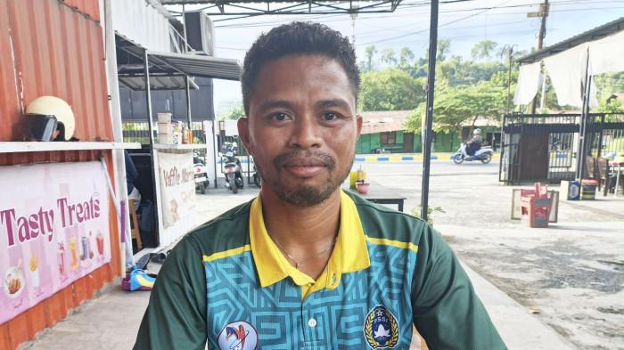 Sosok Alexander Lakotani, Guru SD Negeri Ure Distrik Yamor Kabupaten Kaimana Papua Barat berbagi kisah kepada Tribunpapuabarat di Manokwari, Rabu (22/4/2026)