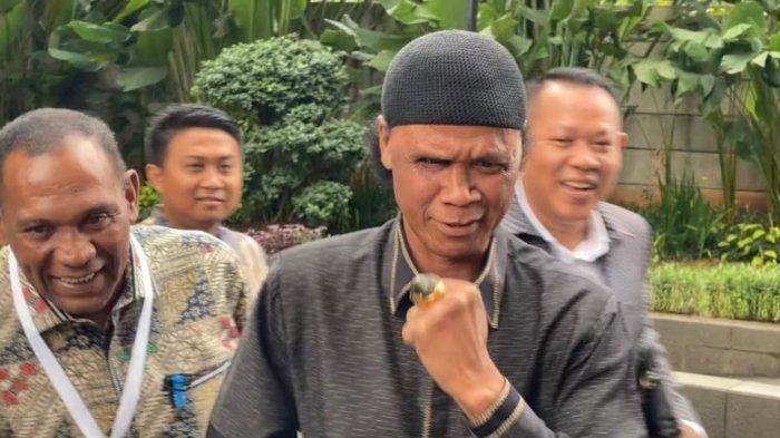POTRET HERCULES - Foto ini diambil saat Rosario de Marshall alias Hercules kembali memenuhi panggilan Komisi Pemberantasan Korupsi (KPK), Kamis (19/1/2023). 