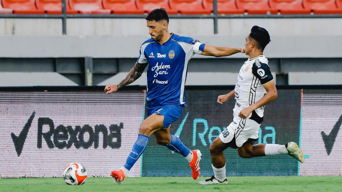 PSIM YOGYAKARTA VS PERSIJA JAKARTA - Cuplikan pertandingan PSIM Yogyakarta Vs Persija Jakarta di Stadion Kapten I Wayan Dipta, Gianyar, Bali, Rabu, 22 April 2026.