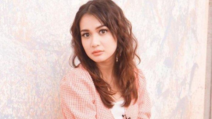 Aktris Dea Annisa ungkap bakal menikah tahun ini.