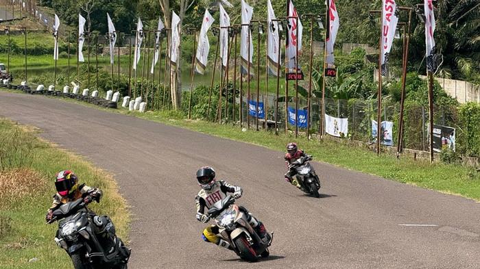 GEAR ULTIMA- Yamaha Indonesia menggelar aktivitas GEAR ULTIMA Endurance Race yang diselenggarakan bersamaan dengan Seri Perdana Yamaha Cup Race di Kabupaten Sidrap, Sulawesi Selatan pada hari Minggu pagi (19/4/2026).