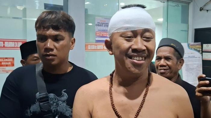 MAAF - Kades Pakel Lumajangan, Sampurno memaafkan 10 pelaku pembacokan dirinya.