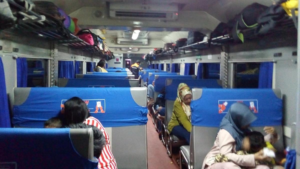 Jadwal KA Putri Deli 2026 rute Medan–Tebing Tinggi tersedia dari pagi sampai malam dengan tarif Rp 24 ribu.